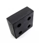 Černý gumový doraz na rampu FLOMA - 25 x 25 cm a tloušťka 10 cm