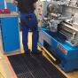 Černo-oranžová extra odolná olejivzdorná rohož (100% nitrilová pryž) Safety Stance - 66 x 102 x 2,2 cm