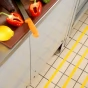 Žlutá plastová voděodolná protiskluzová páska FLOMA Resilient Standard - 18,3 m x 5 cm a tloušťka 1 mm